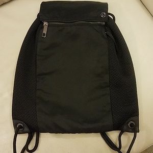 lululemon athletica Bags - Lululemon In a Cinch Pack-Black lululemon athletica Bags - Lululemon In a Cinch Pack-Black